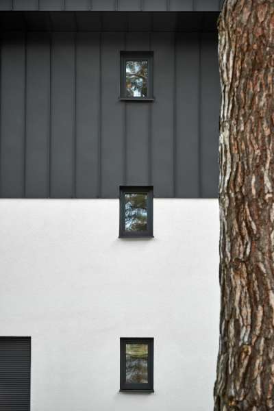 Berliner Vorstadthaus mit DS Nordic Klickfalz an Fassade und auf dem Dach, Haydnallee 71, 14612 Falkensee